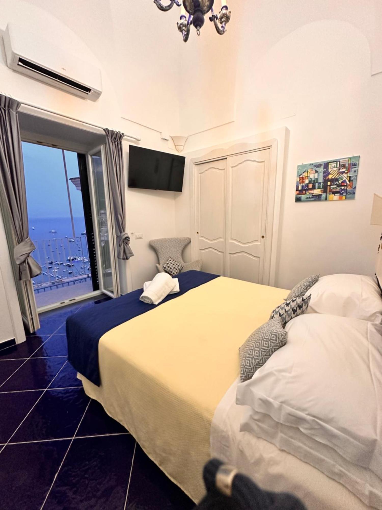 Queen View Apartment - No Kitchen Positano Exteriér fotografie